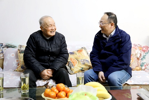 集團(tuán)公司開(kāi)展春節(jié)前慰問(wèn)送溫暖活動(dòng)